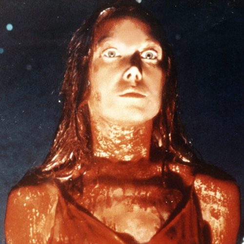 Carrie: o livro e suas adaptações